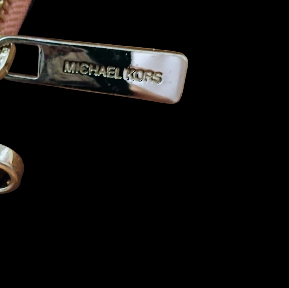 Michael Kors Peach Wristlet Wallet - Picture 6 of 8